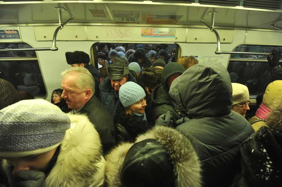 Давки в метро начались после изменения графика работы.