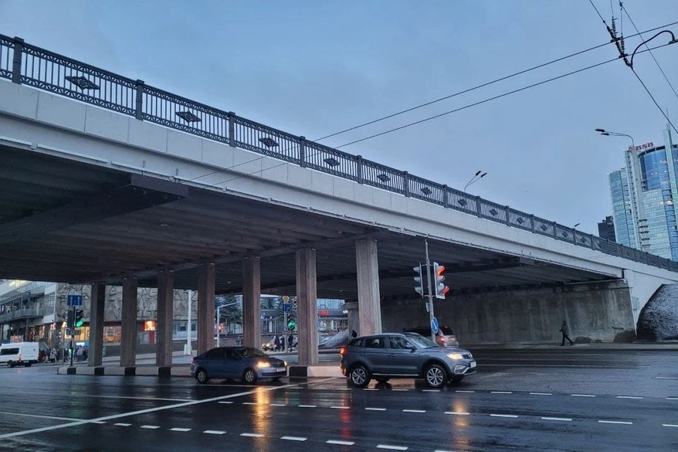 Так выглядит новый мост, который построили на месте обрушившегося. Фото: читатель "КП"