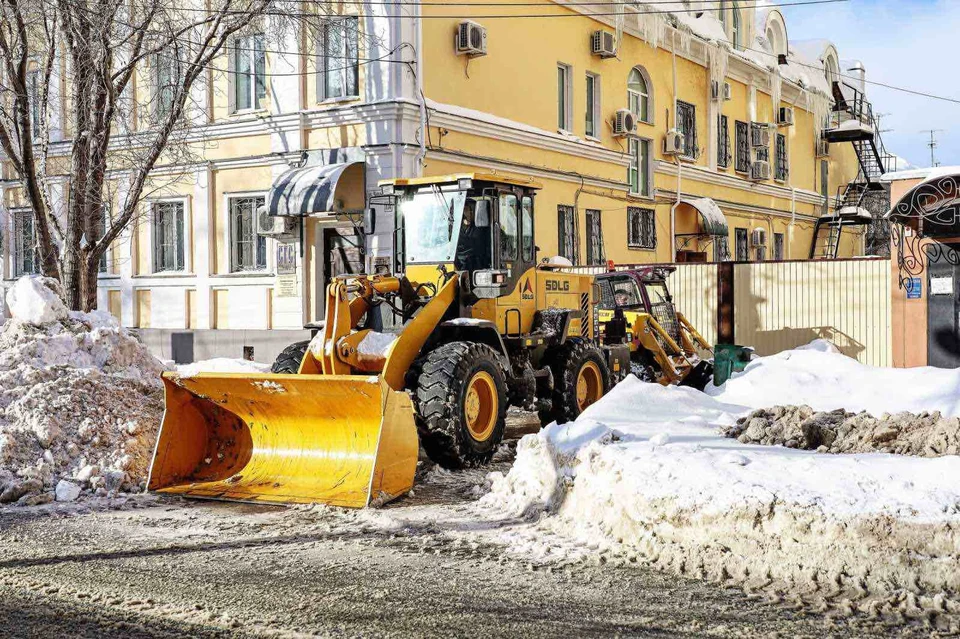 Самарцев попросили убирать машины на время чистки снега / Фото: администрация Самары