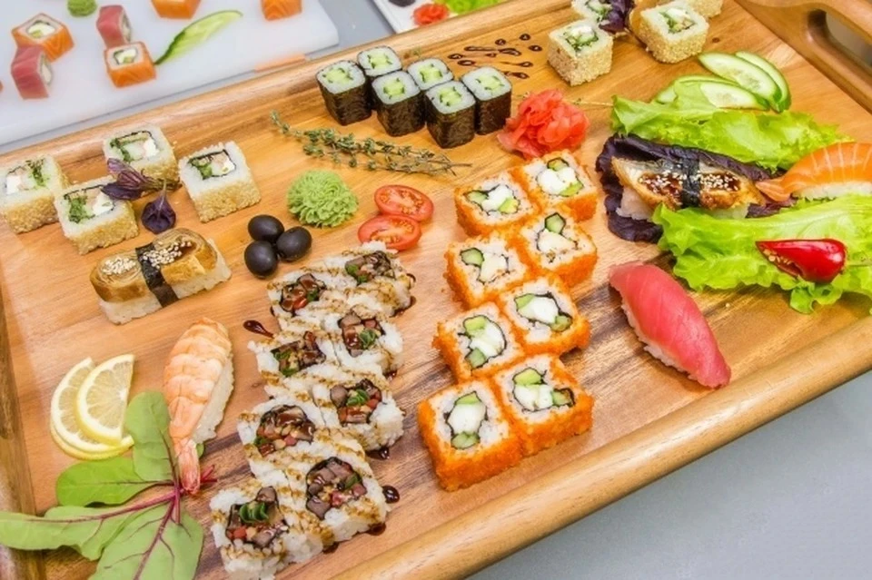 Суши поражают своим разнообразием и вкусами.