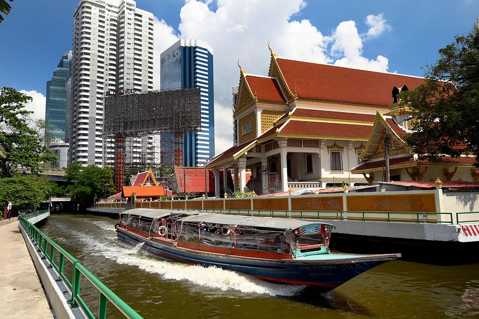 Привычное для нас название «Бангкок» стало для столицы Таиланда официальным в 2001 году