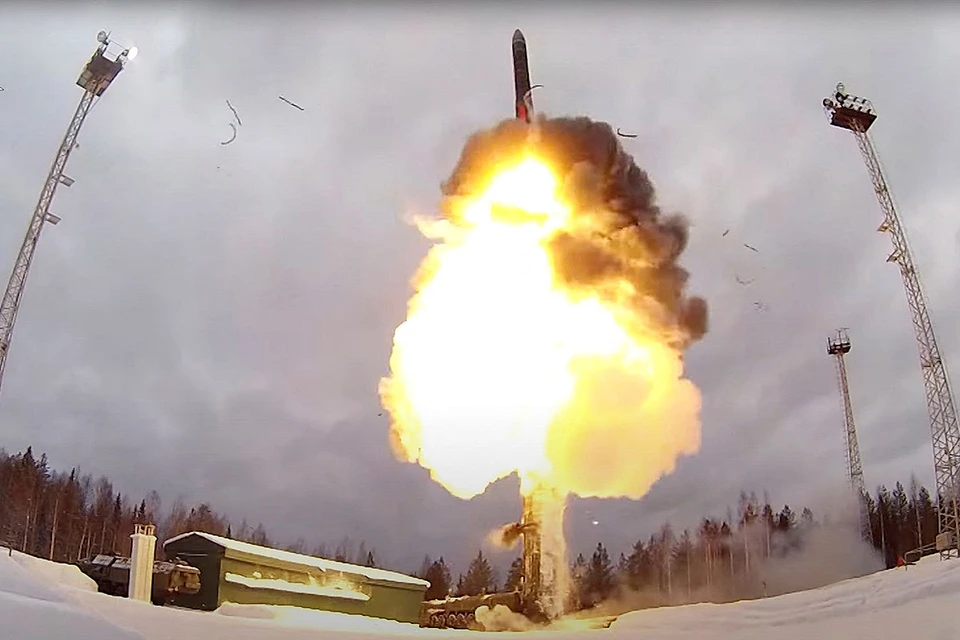 В небо с ревом и грохотом устремляются гиперзвуковые аэробаллистические ракеты. Фото: Министерство обороны РФ