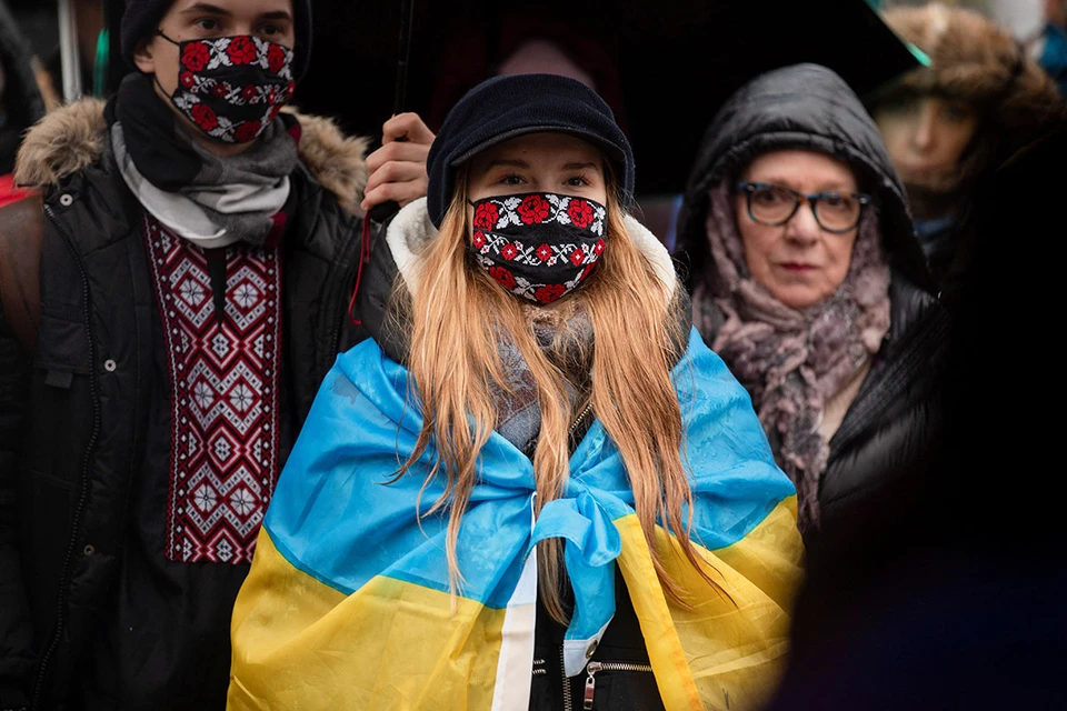 МИД Украины заявил, что всем, еще раз – всем украинцам следует незамедлительно покинуть территорию России и вернуться домой.