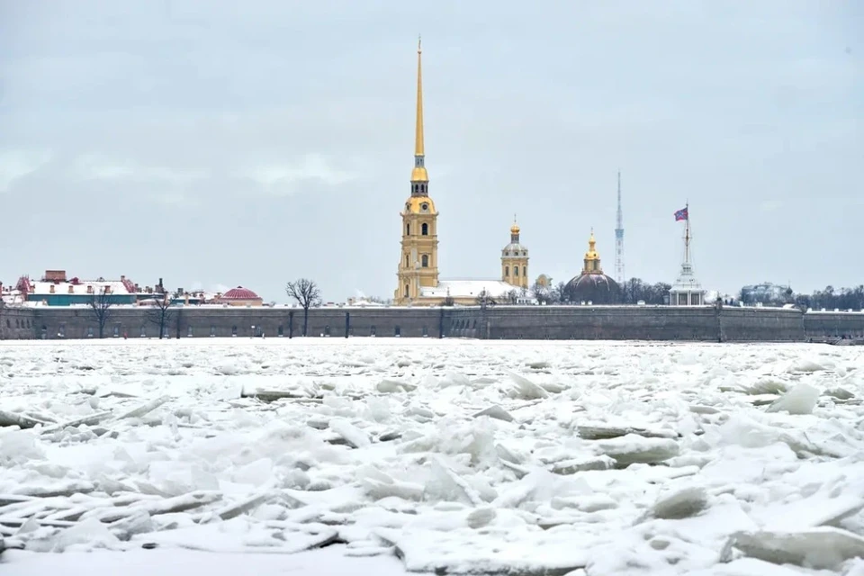 В Петербурге из-за опасности наводнения закрыли дамбу 25 февраля 2022 года
