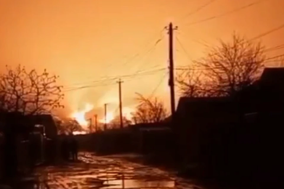 В результате взрыва на нефтебазе в ЛНР произошло возгорание 200 тонн дизельного топлива. Фото: Скриншот из видео