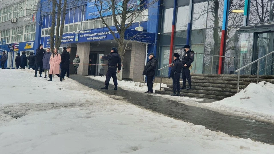 Офисный центр на Королёва эвакуируют второй день подряд.