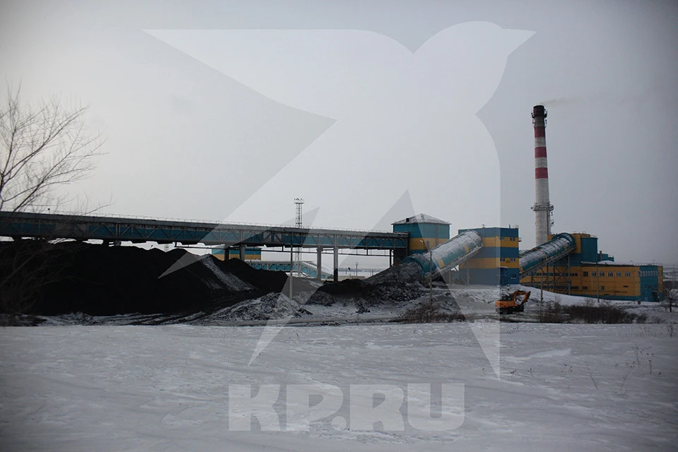 Комиссия продолжает расследовать причины аварии на шахте. Фото: Светличный Вячеслав.