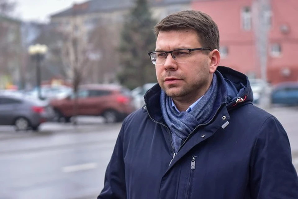 Антон Иванов.