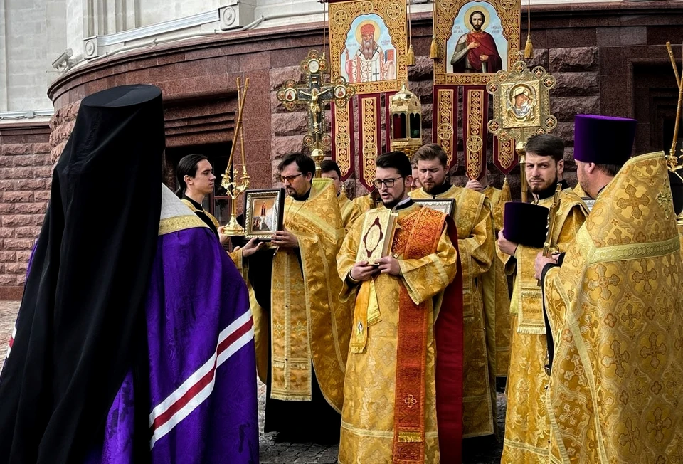 В храмах и монастырях Крыма прошло молебное пение о мире на Украине. Фото: "Крым 24"