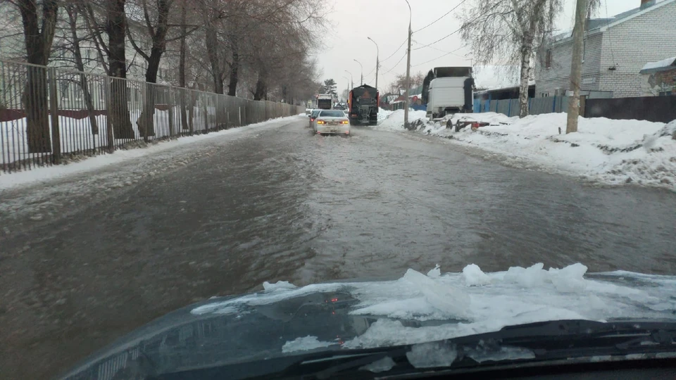 В Самаре затопило улицу Литвинова. ФОТО: Соцсети