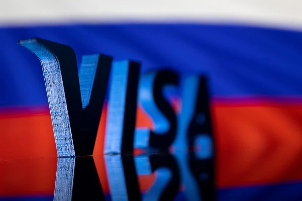 Криптобиржа Binance приостановит операции с выпущенными в России картами Mastercard и Visa