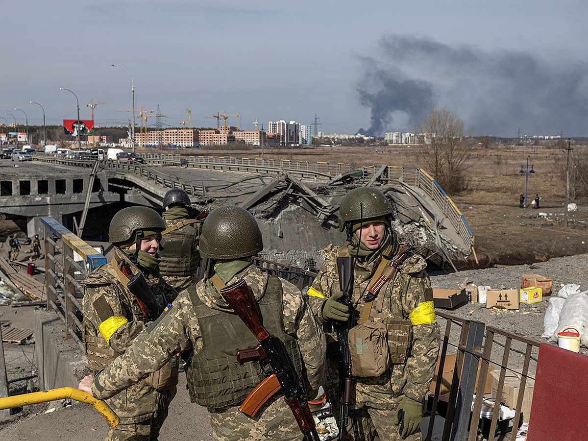 Украинские военные обстреляли российское грузовое судно в Азовском море -  KP.RU