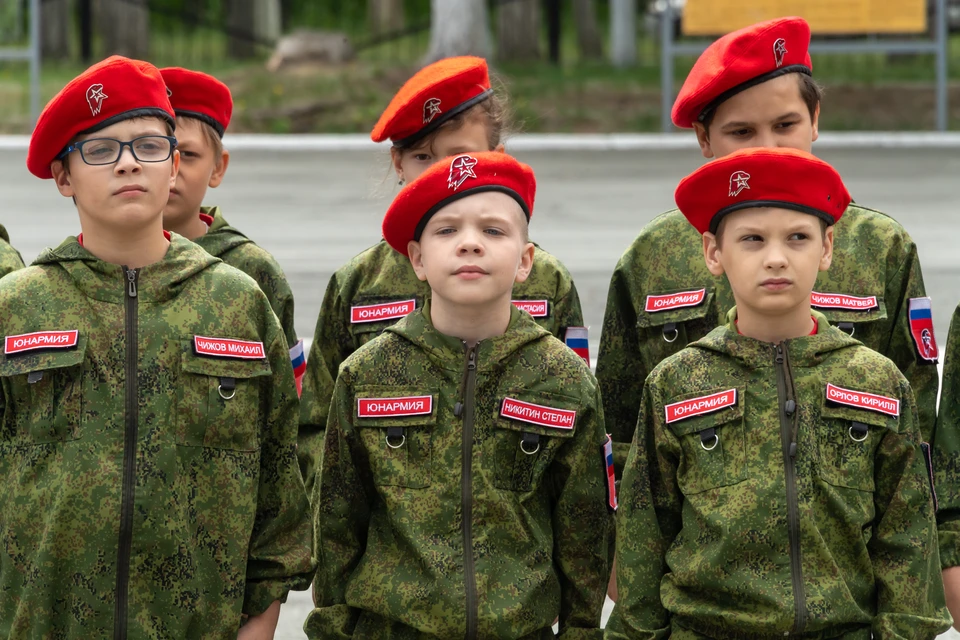 Посвящение школьников в юнармейцы.