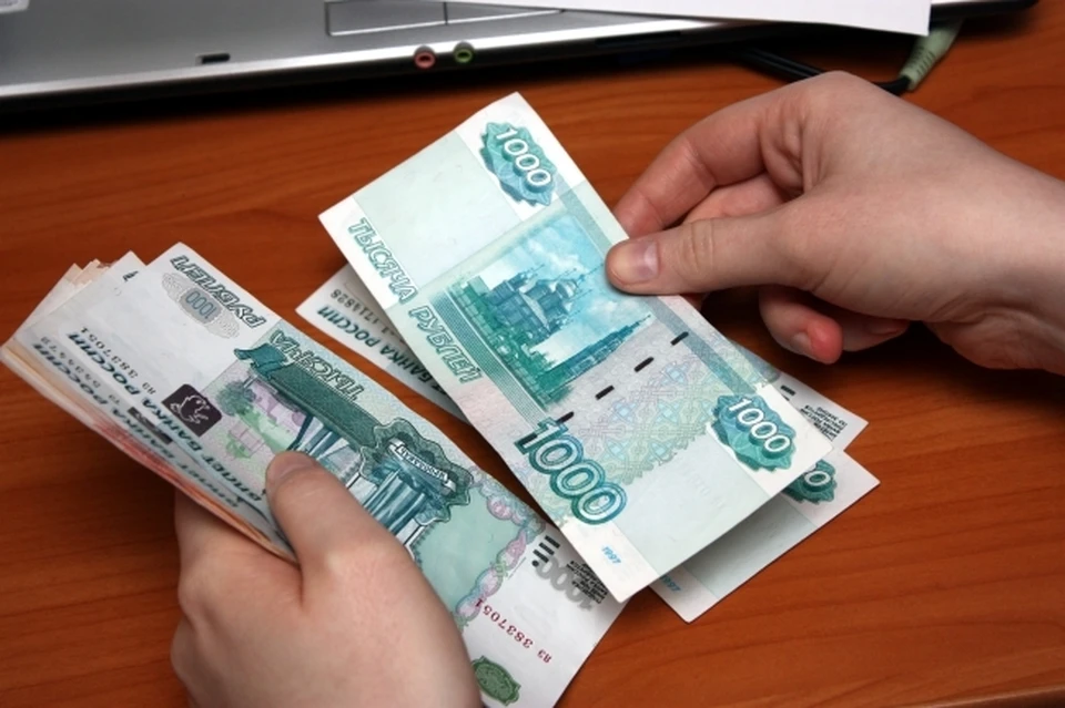 Самая крупная взятка составила 2 млн., а мелкая около 30 тысяч рублей.