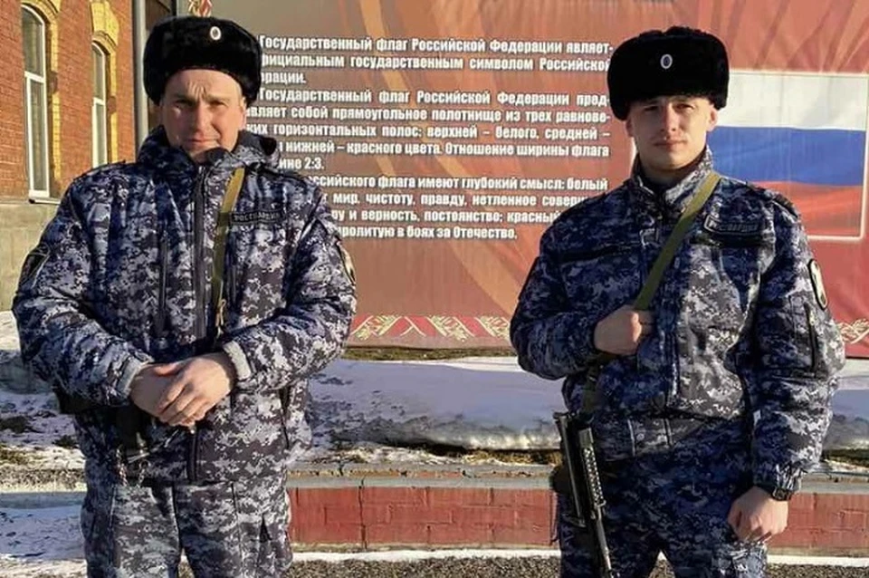 Росгвардейцы задержали иркутянина, пытавшегося попасть ночью в библиотеку имени Уткина. Фото: Росгвардия Иркутской области