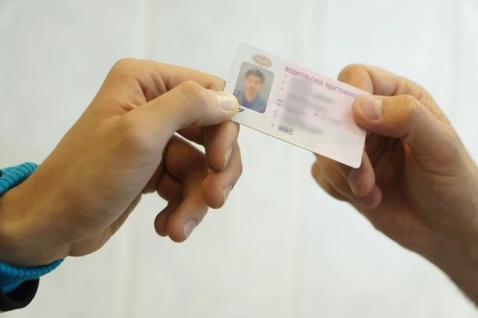В Новосибирской области мужчина пойдет под суд за фальшивые права.