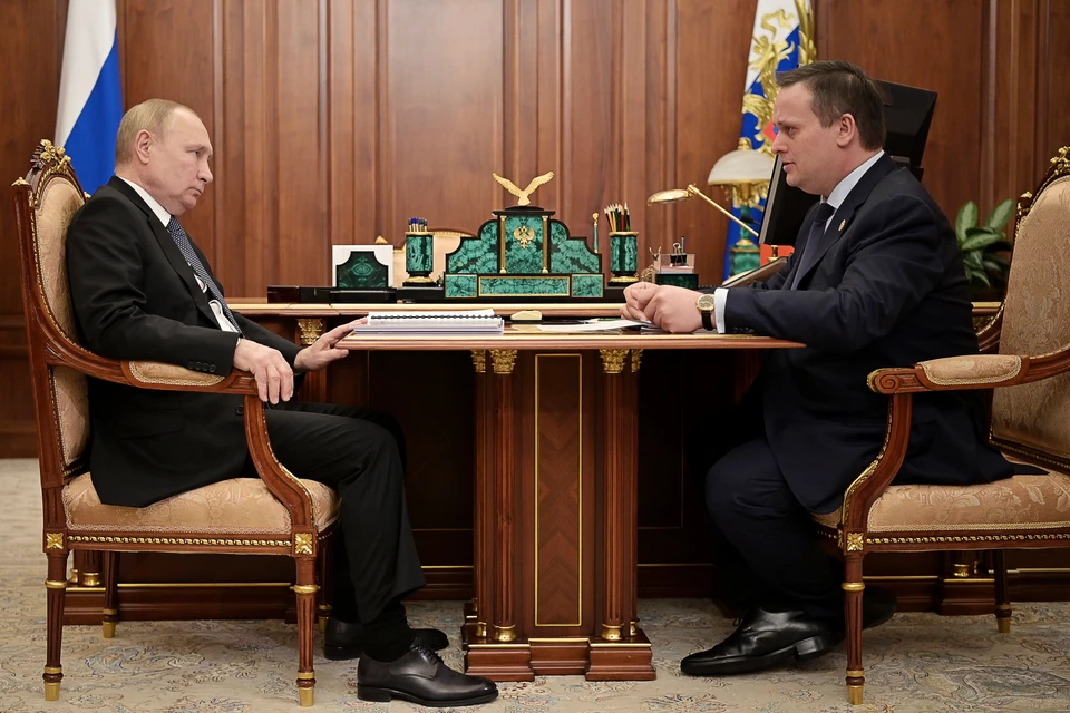 Президент РФ Владимир Путин и губернатор Новгородской области Андрей Никитин во время встречи в Кремле. Фото: Михаил Климентьев/пресс-служба президента РФ/ТАСС