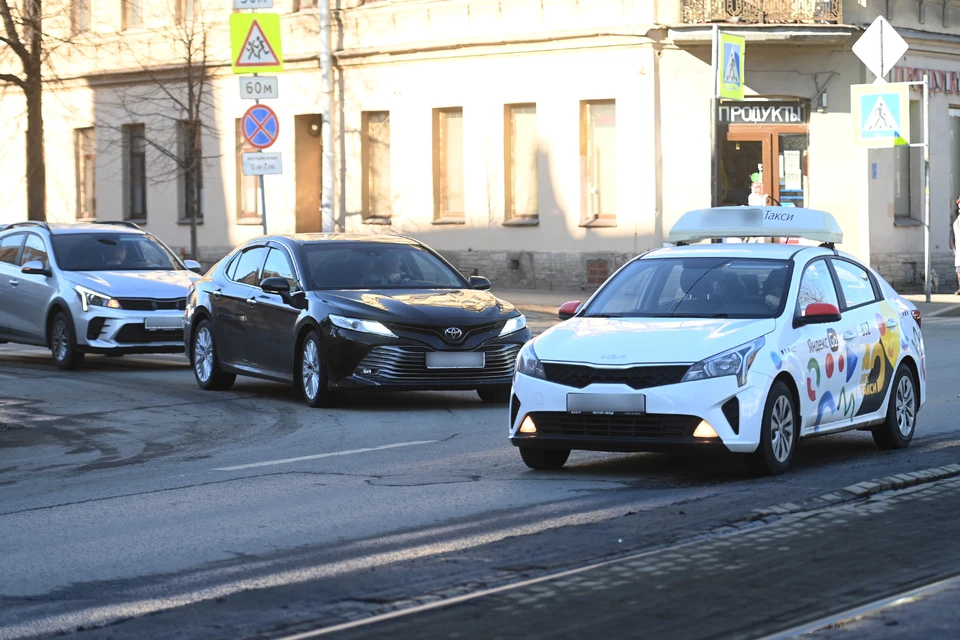 В Петербурге пассажир такси выстрелил в водителя