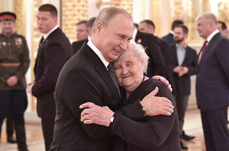 Классный руководитель президента России до сих пор общается со своим учеником Фото: Алексей НИКОЛЬСКИЙ/ТАСС