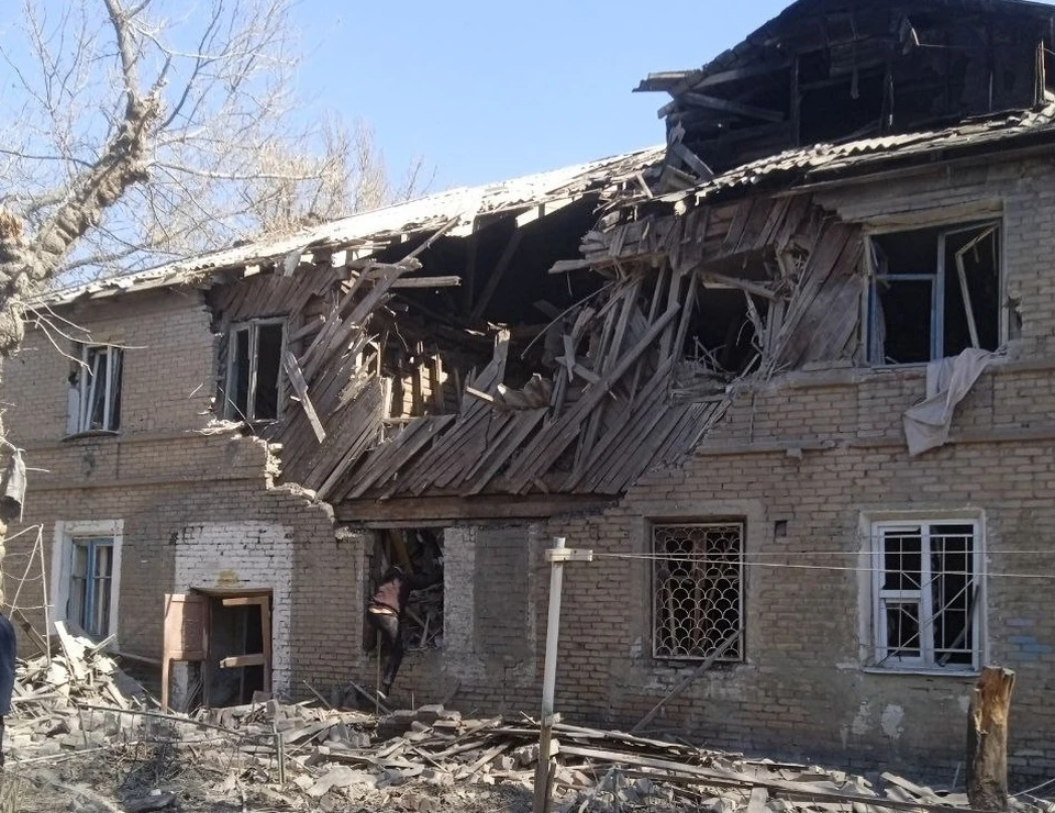На Петровке дома получают повреждения каждый день. Фото: Телеграм-канал мэра Донецка Алексея Кулемзина
