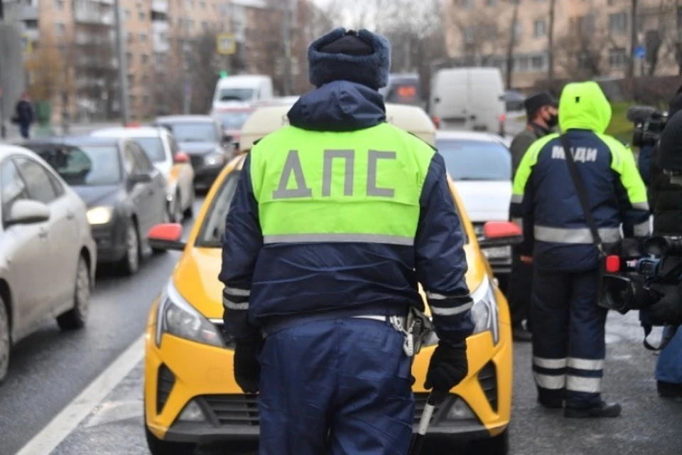На место ДТП выезжали сотрудники ДПС ГИБДД, медики.
