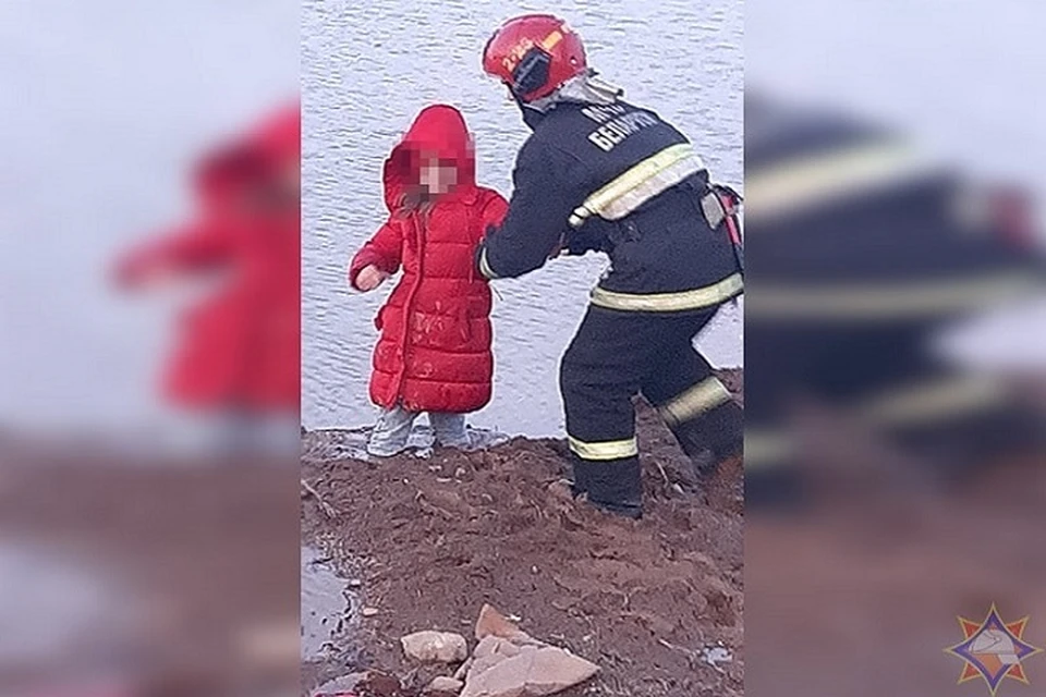 Ребенок не смог сам выбраться из грязевого плена. Скрин видео МЧС Беларуси