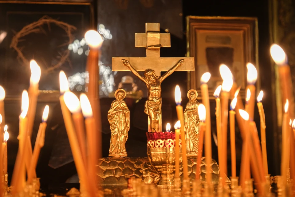 В Петербурге простились со священником, погибшим в Белгородской области.