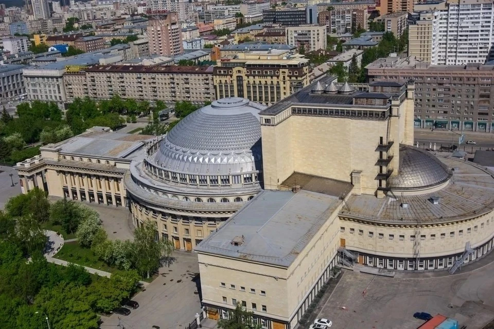 Кафе откроют за оперным театром.