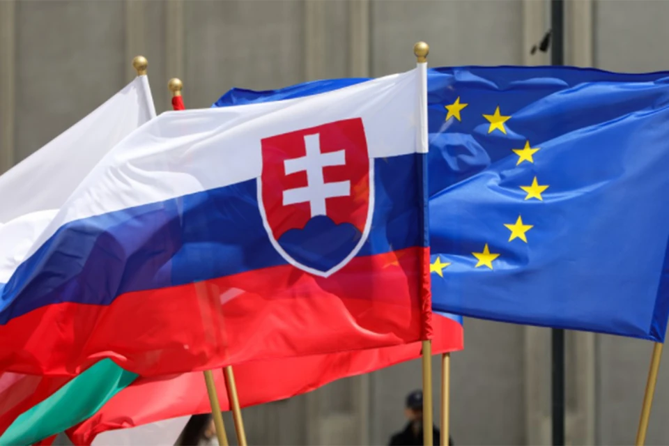 Словакия заявила о высылке 35 сотрудников российского посольства.