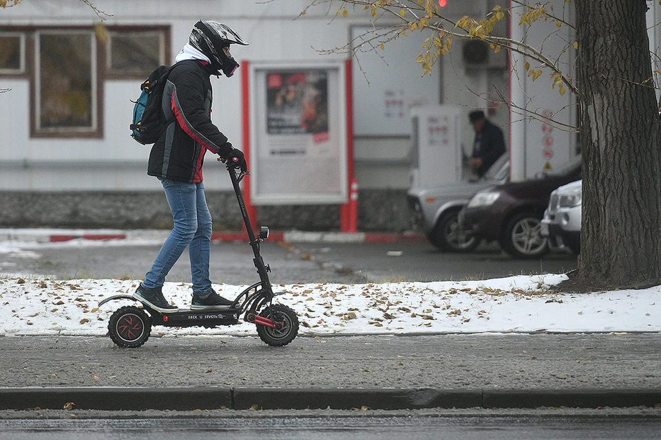 С какого возраста ездят на электросамокате