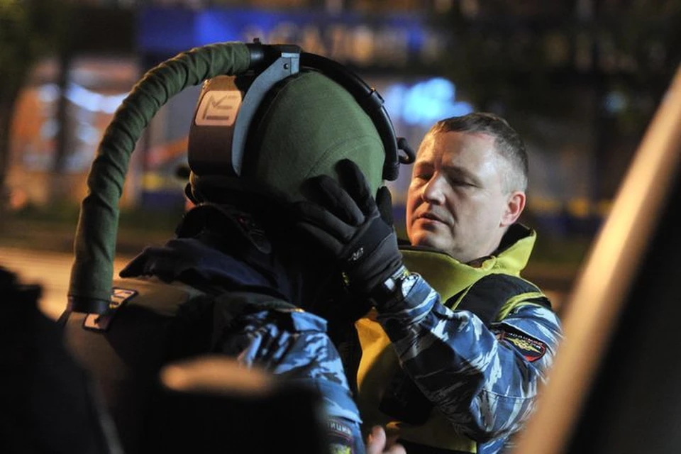 На место вызвали взрывотехников.