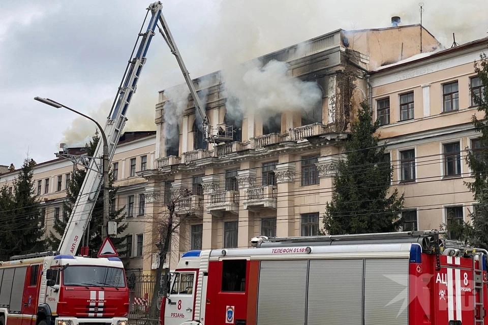 Чиновники о здании бывшего училища связи незадолго до пожара: Прорабатываем вопрос о его дальнейшей эксплуатации.