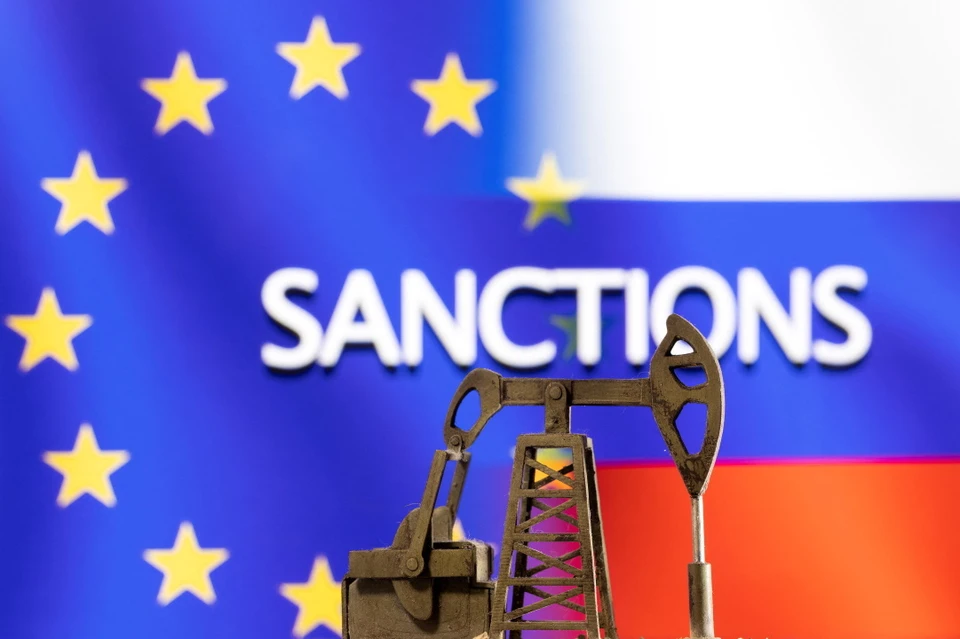 ЕС сообщил, что работает над новым пакетом санкций против России.