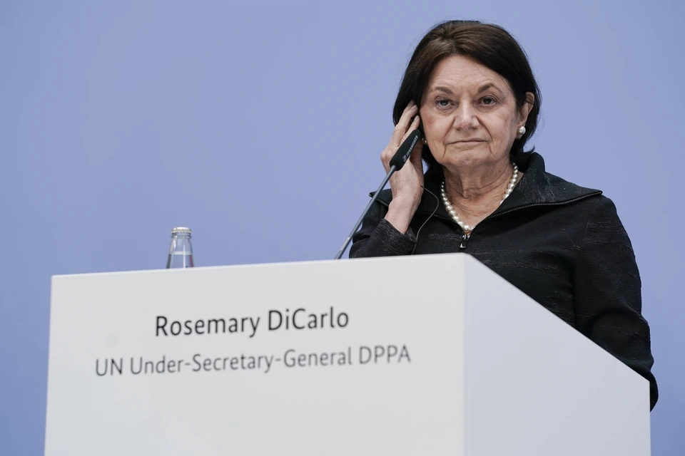 Розмари ДиКарло.