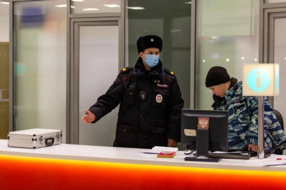 Полицейские сняли дебошира из столицы с рейса Киров-Москва
