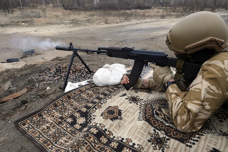 Боевики одного из националистических батальонов обстреляли легковые автомобили с мирными гражданами
