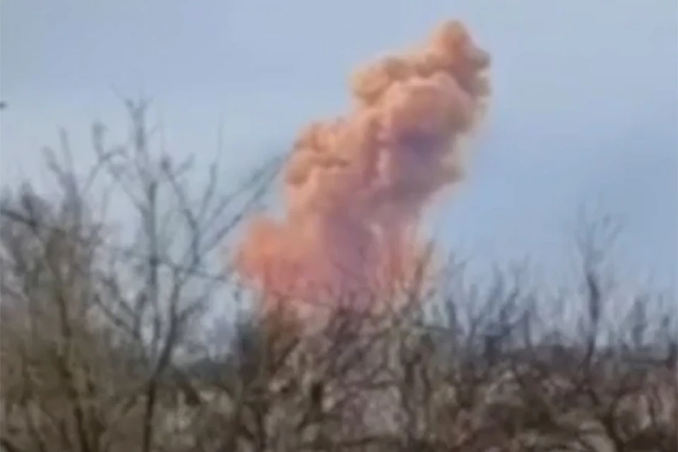 В Рубежном националисты взорвали еще одну цистерну с кислотой, сообщили в Народной Милиции ЛНР. Фото: кадр из видео.