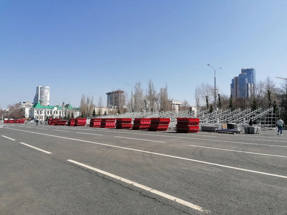 Главную площадь Самары начали готовить к празднованию Дня Победы