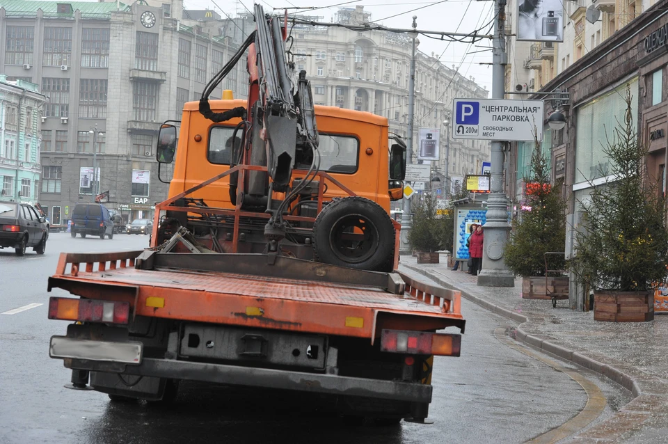 Работник базы во Владивостоке угнал грузовик директора за два миллиона