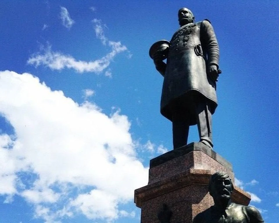 Памятник Столыпину в Саратове