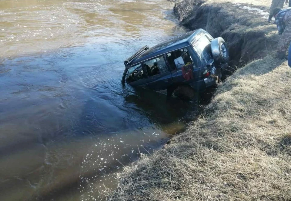 Затонувший джип