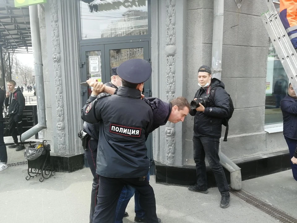 Экстремизм акции. Анидалов полиция. Последние задержания депутатов в СПБ.