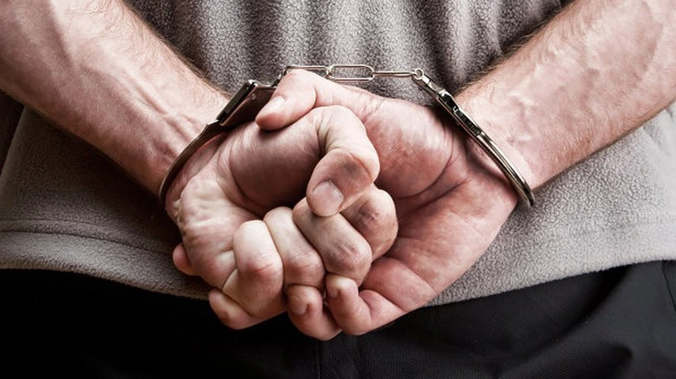 50-летнего мужчину, подозреваемого в попытке изнасилования школьницы, арестовали.
