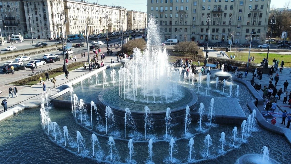 Новый сезон фонтанов начинается в Санкт-Петербурге