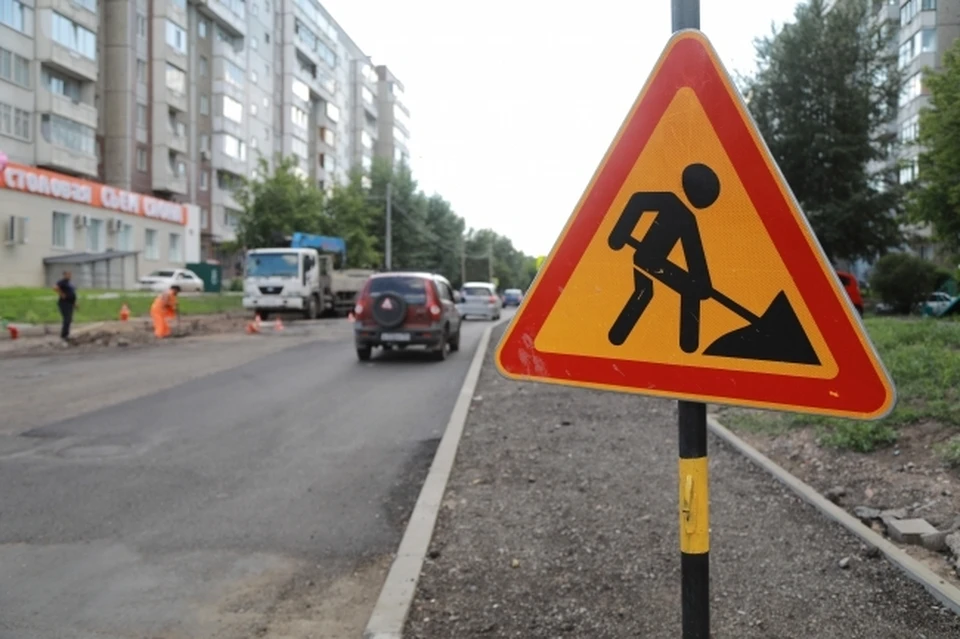 В городском департаменте дорожной деятельности журналисту «КП-Томск» ответили, что знаки устанавливали заранее.