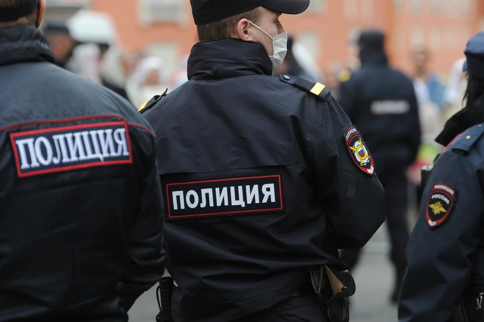 Четырех человек задержали после потасовки в метро Петербурга