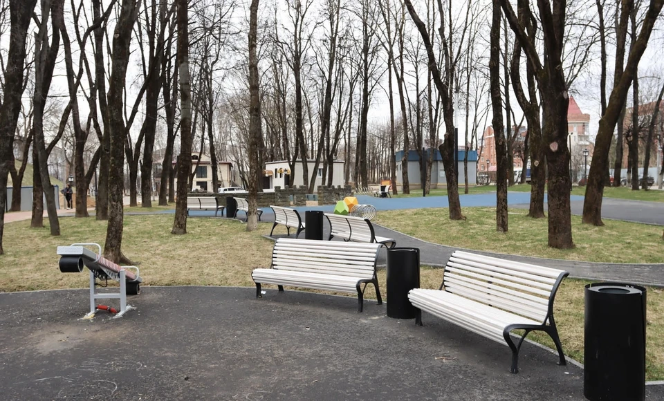 В Смоленске приступили ко второй очереди благоустройства сквера за «Октябрём». Фото: пресс-служба администрации города.