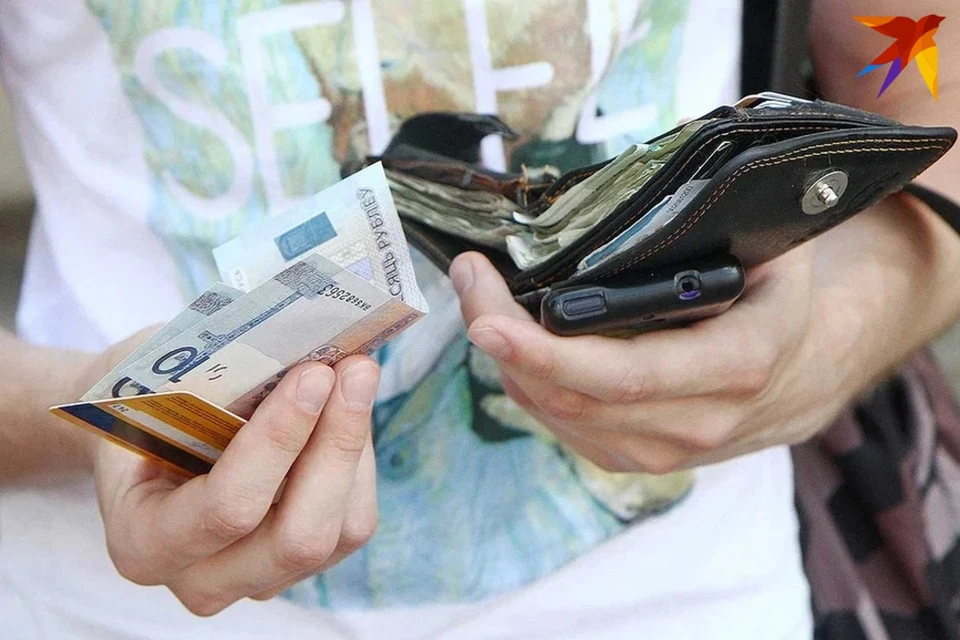 В Беларуси средняя зарплата выросла на 39,7 рубля.