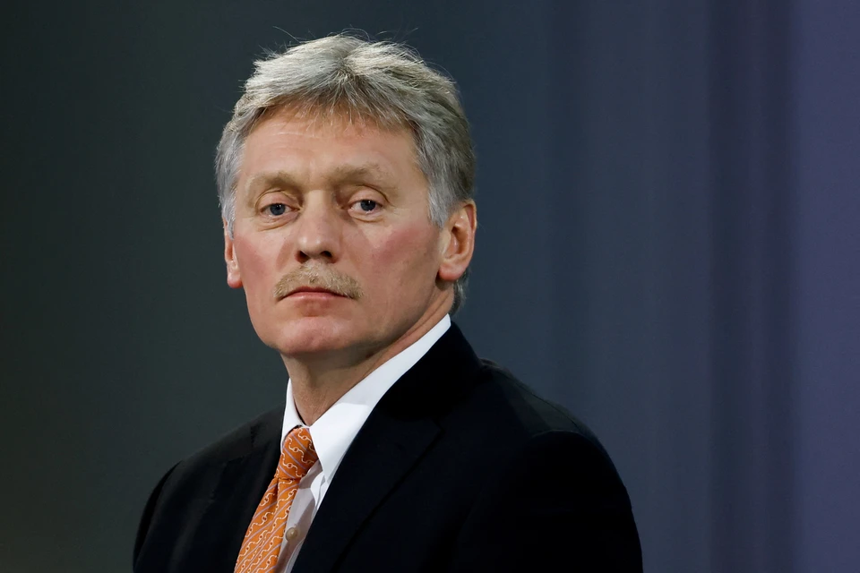 Песков заявил, что накачивание оружием Украины угрожает безопасности континента