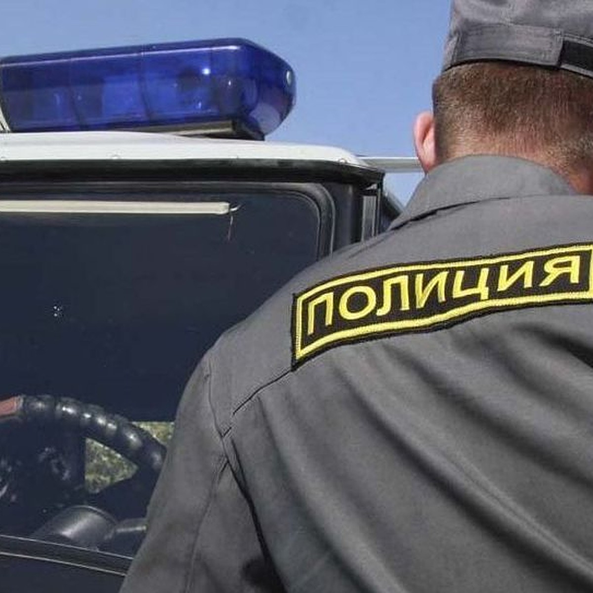 На Алтае мужчина угнал машину в одном городе и ограбил женщину в другом -  KP.RU